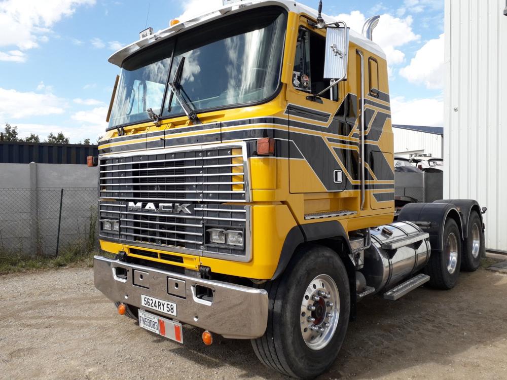 camion-jaune