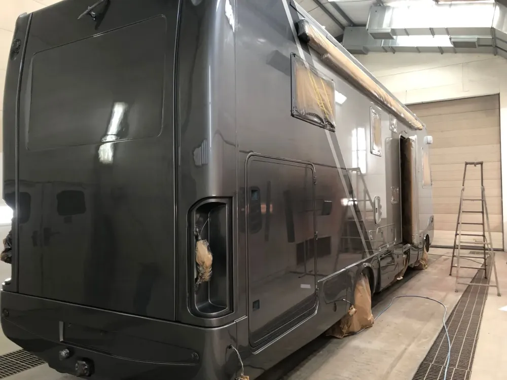 camping-car-noir